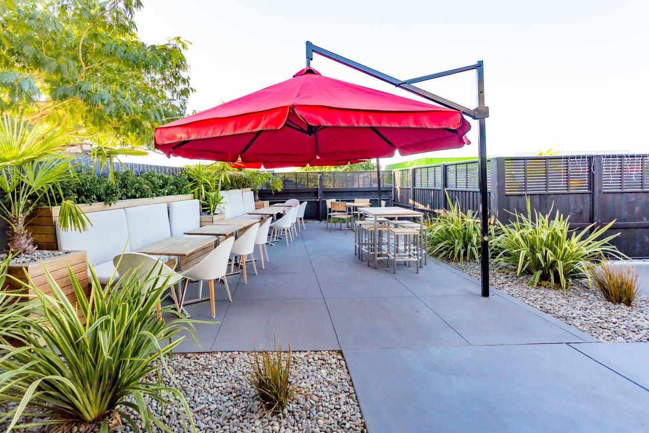 The Redwood Hotel Christchurch Extérieur photo